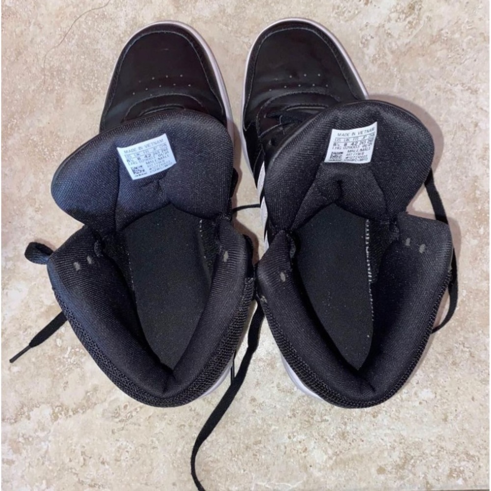 Used like new adidas hoop 2.0